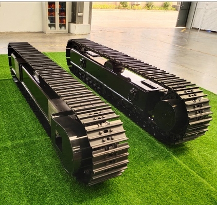 荷物輸送設備のシャシーのための可変ゴム軌跡車体